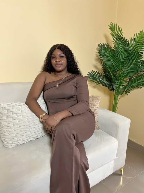  Emeneka chisom